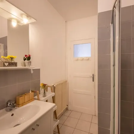 * Le Provencal * Cosy Flat 3 Min Walk From The Sea Apartment