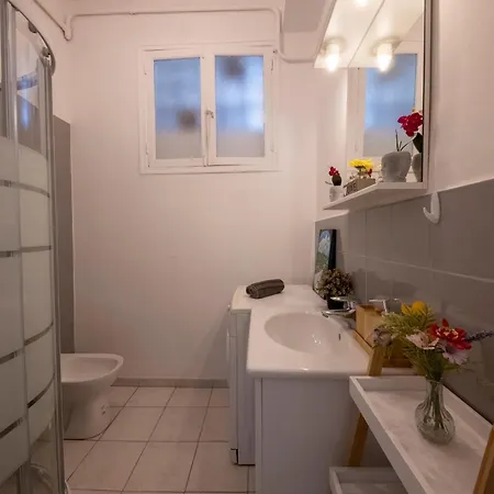 * Le Provencal * Cosy Flat 3 Min Walk From The Sea Apartment *