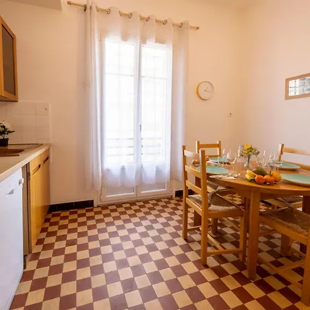Appartement * Le Provencal * Cosy Flat 3 Min Walk From The Sea *